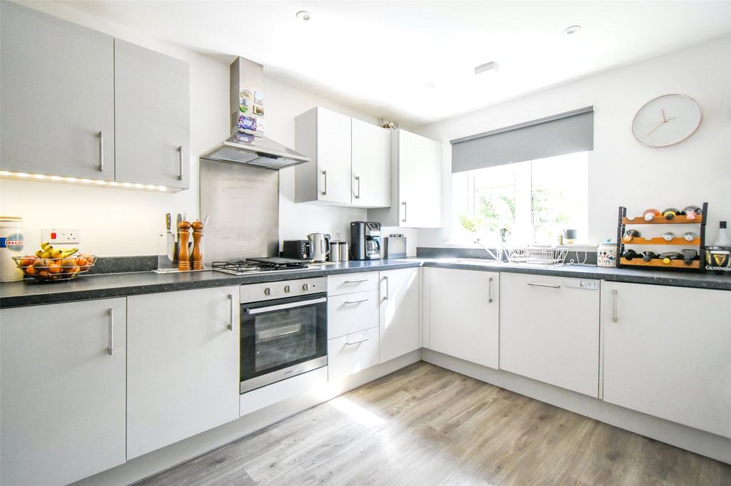 Property photo 3 of 14 Picture No. 17