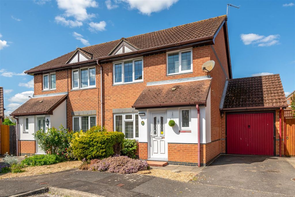 Property photo 1 of 17 11 Hardy Close Externals.Jpg