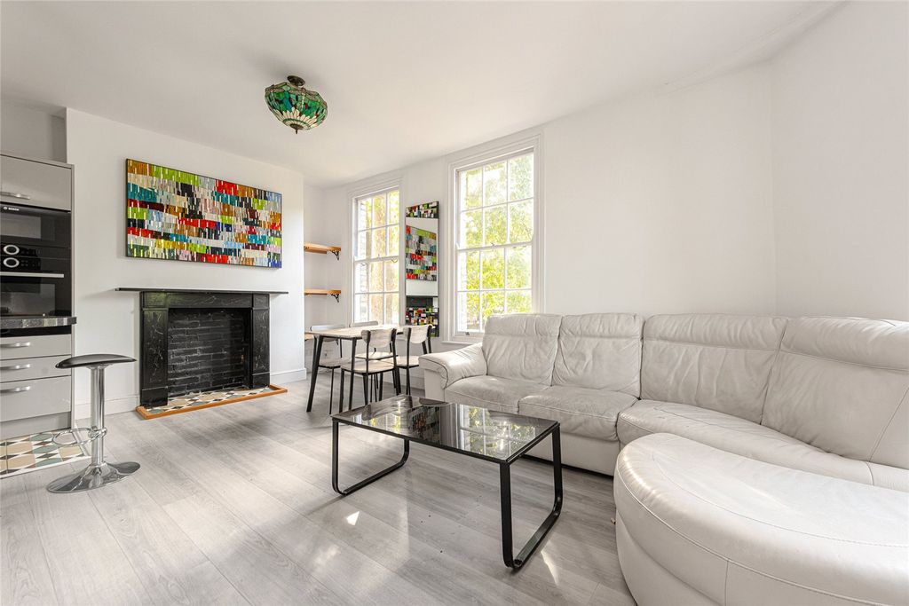 Property photo 1 of 19 Picture No. 04