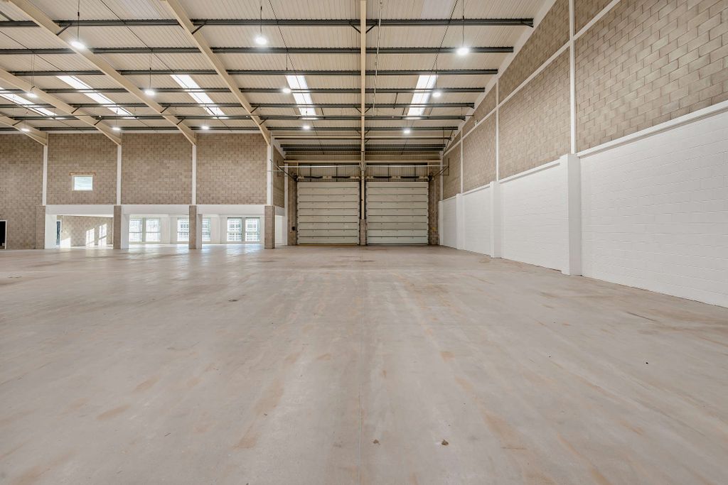 Property photo 1 of 31