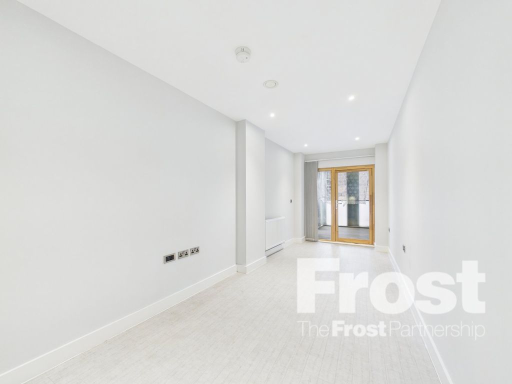 Property photo 2 of 6 Picture No. 14