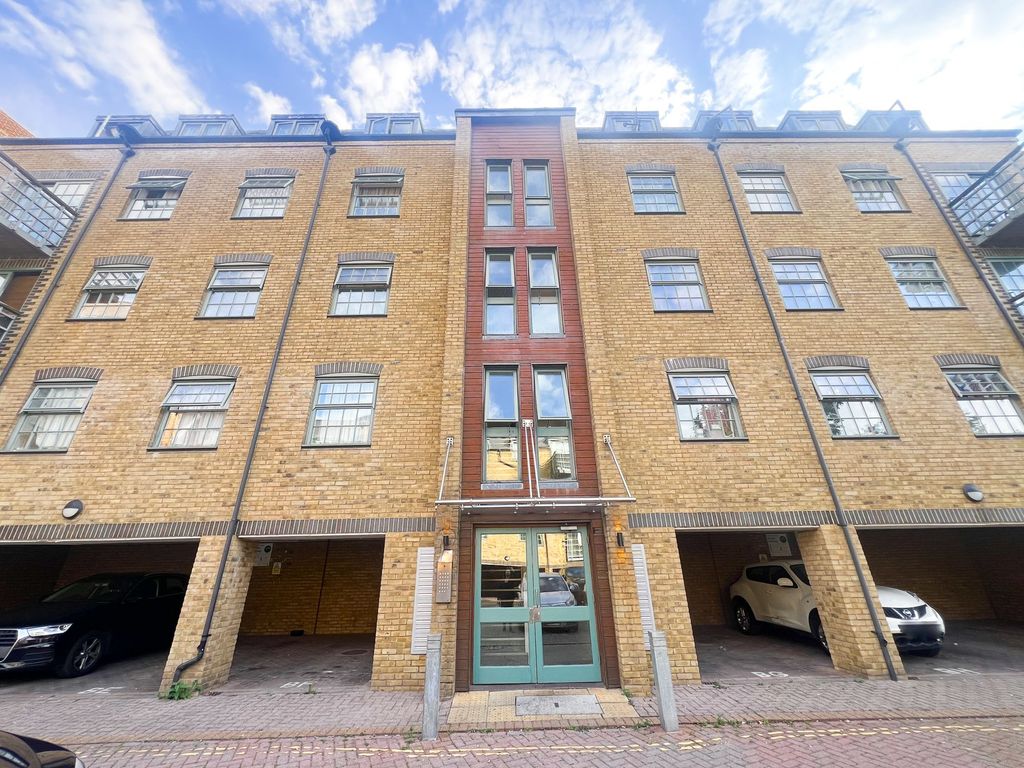 Property photo 1 of 9 Hewetts Quay Ig11