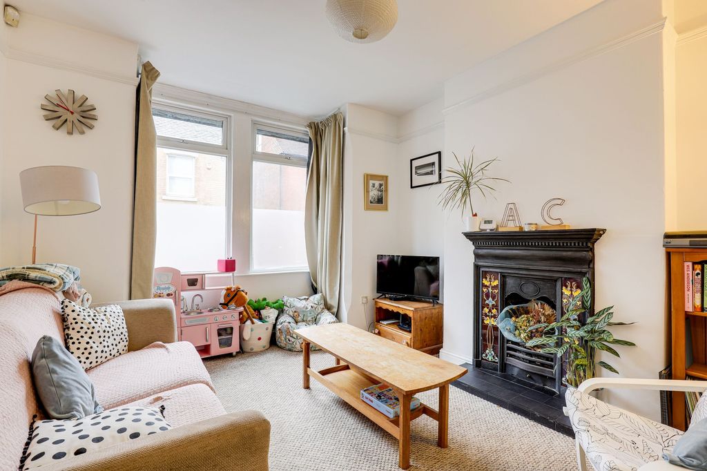 Property photo 2 of 20