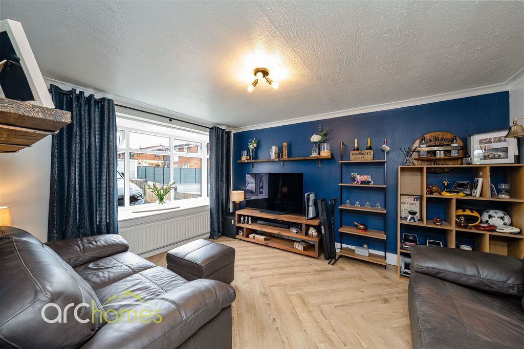 Property photo 2 of 32 Highfield-13.Jpg