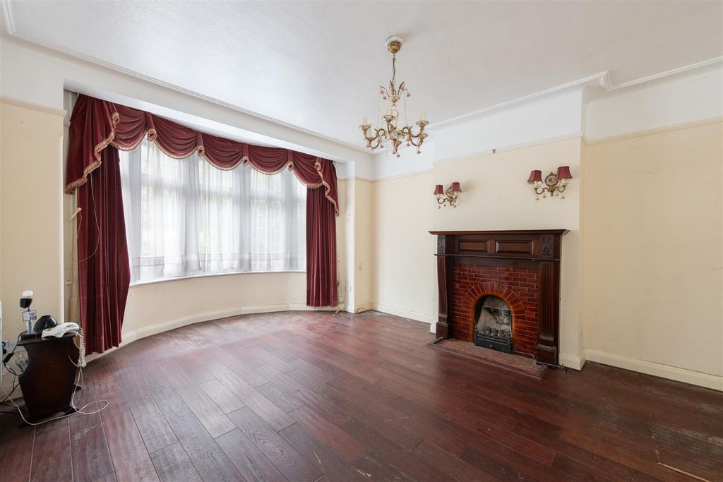 Property photo 3 of 18 Qed 1.Jpg