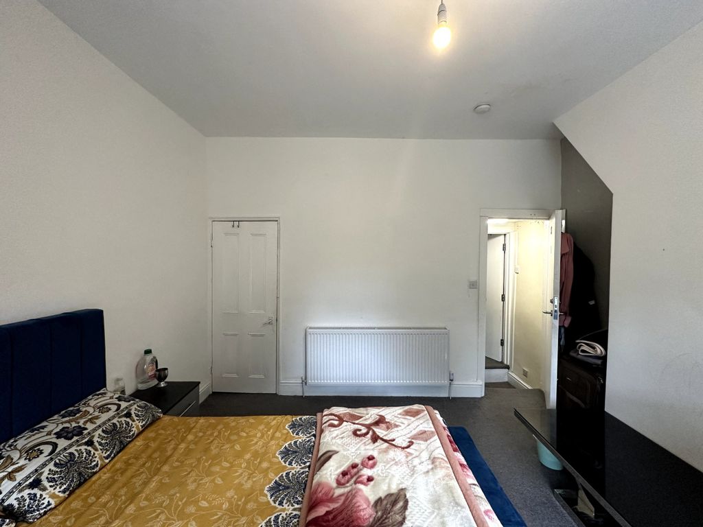 Property photo 2 of 23