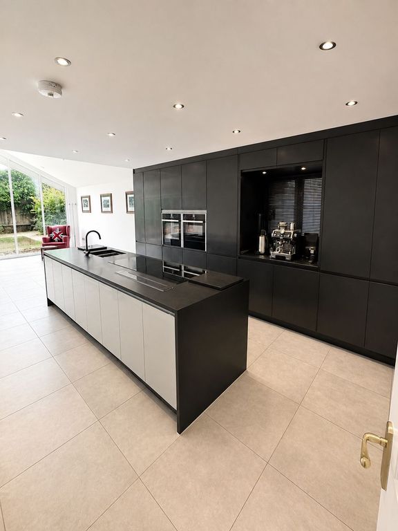 Property photo 3 of 16 Kitchen