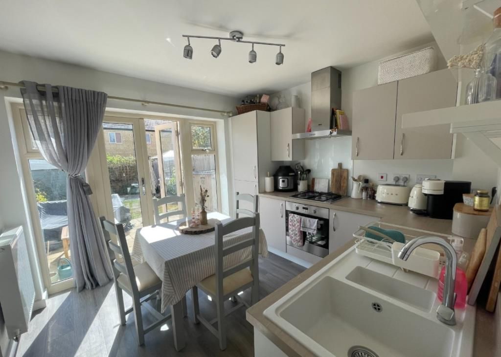 Property photo 2 of 14 Kitchen