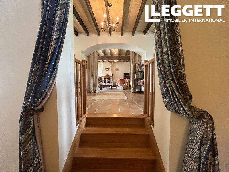 Property photo 2 of 10