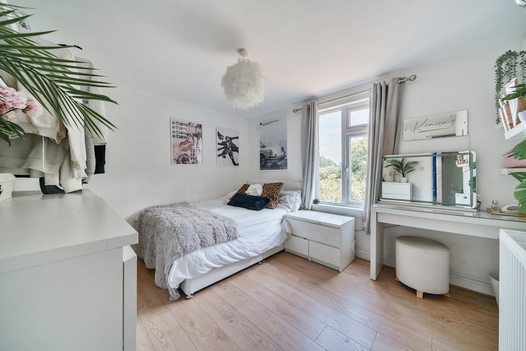 Property photo 2 of 14 Attercliffe Road Chorlton Green Ewemove Sale