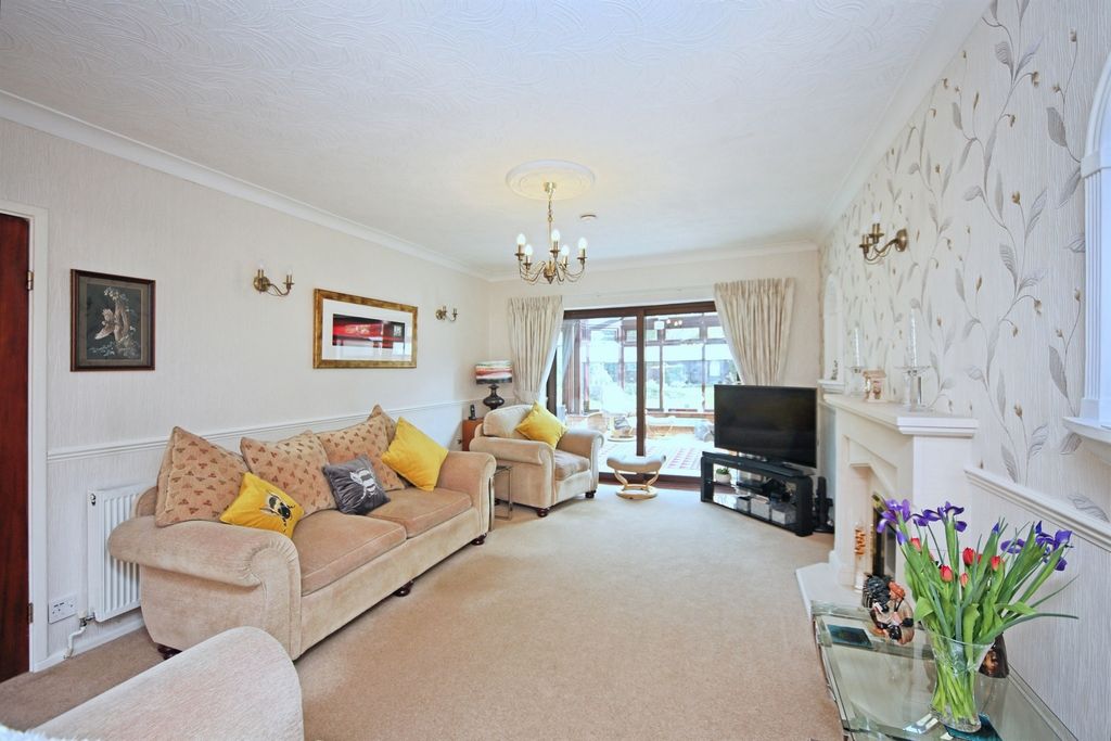 Property photo 3 of 34