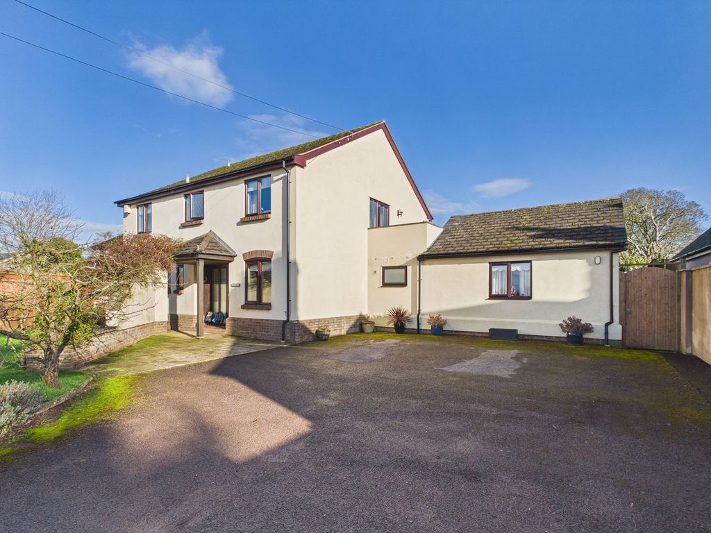 Property photo 2 of 32