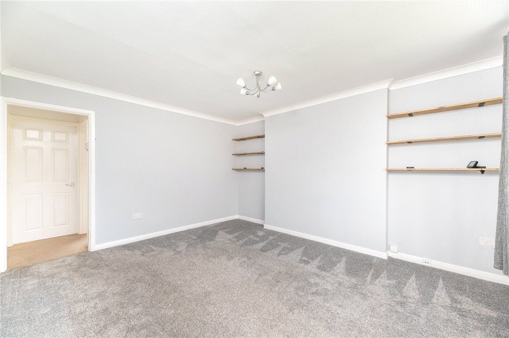 Property photo 3 of 27 Living Room