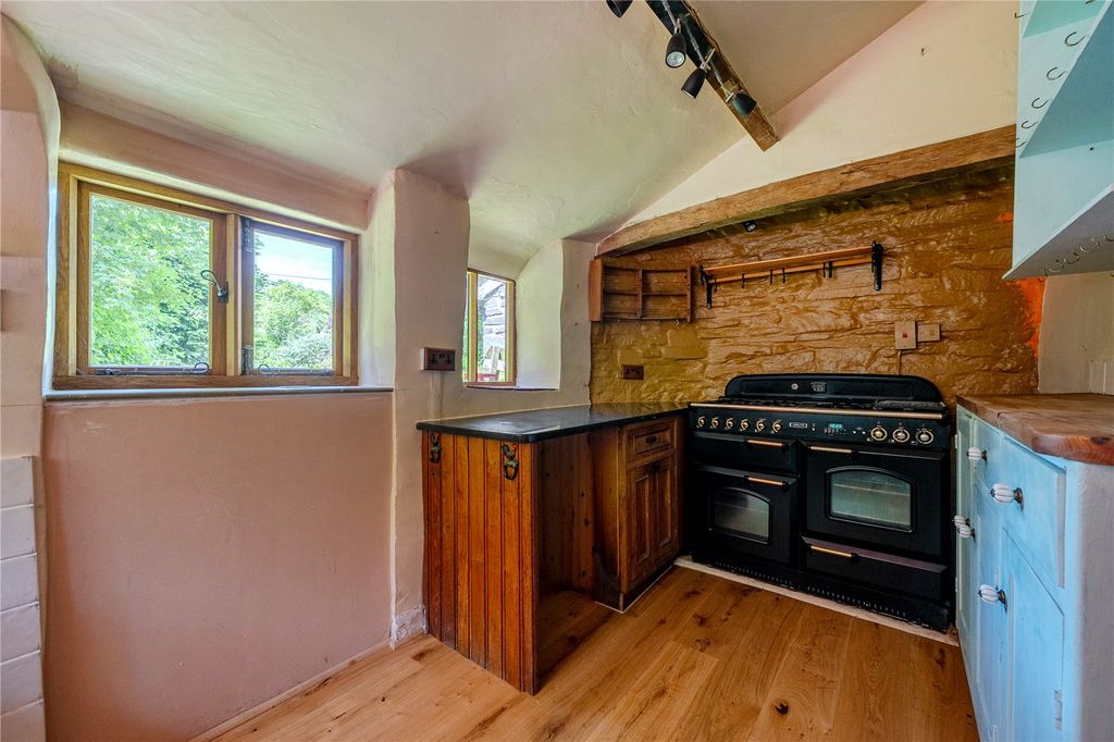 Property photo 3 of 23 Picture No. 28