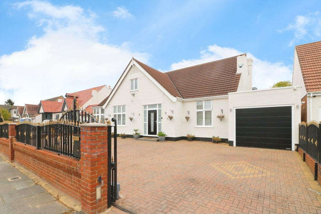 Property photo 1 of 26 Front