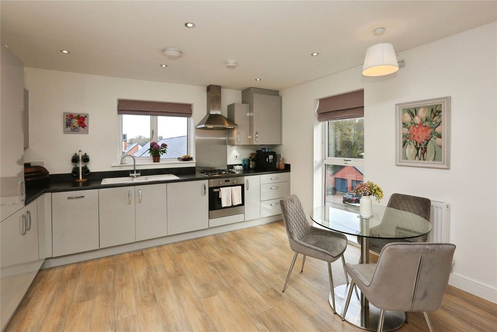 Property photo 2 of 19 Picture No. 09