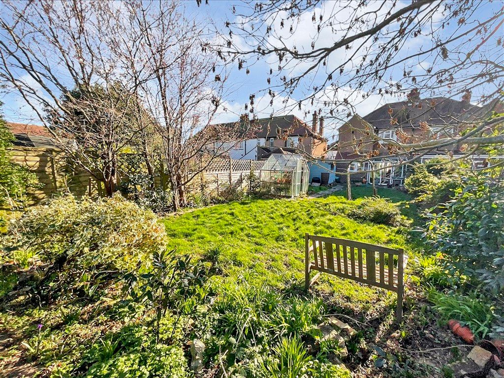 Property photo 2 of 14 Garden.