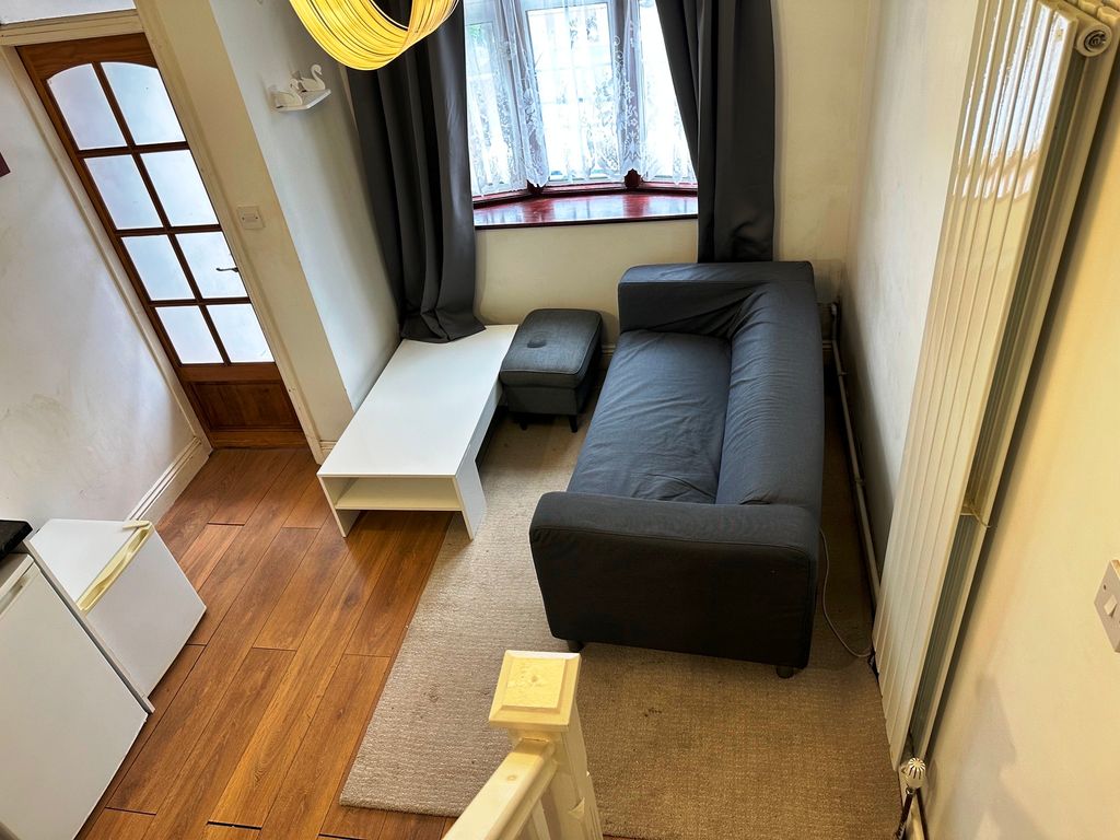 Property photo 3 of 4