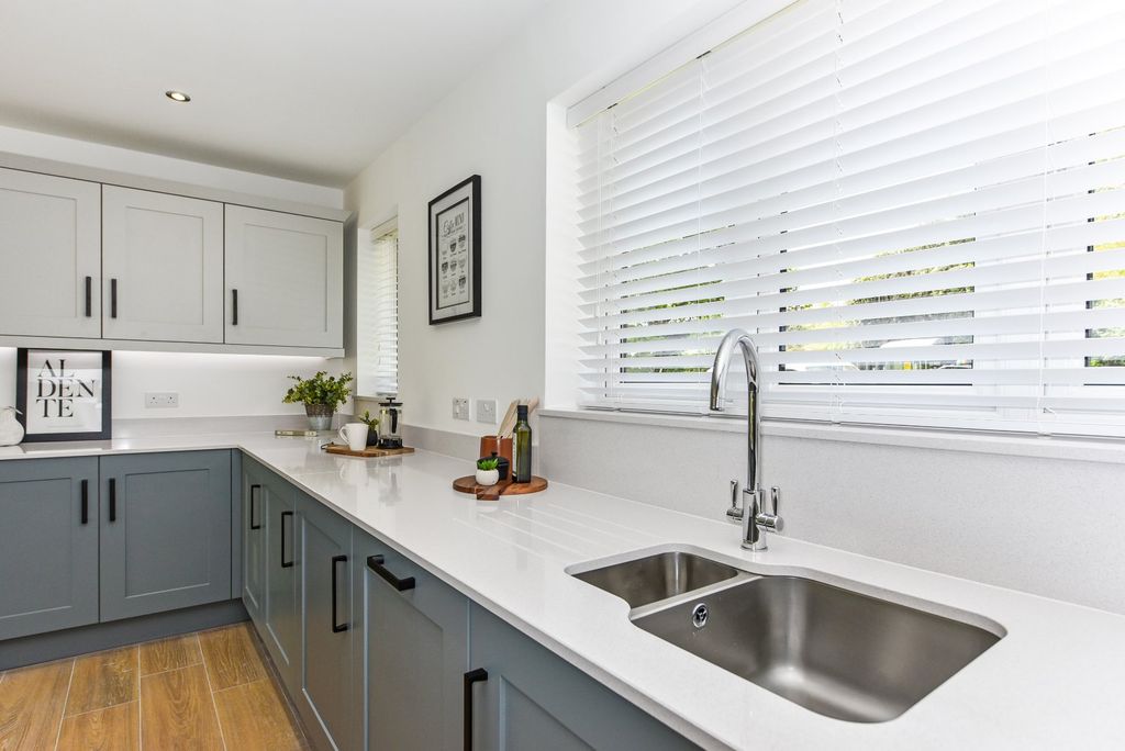 Property photo 3 of 13 Picture No. 25