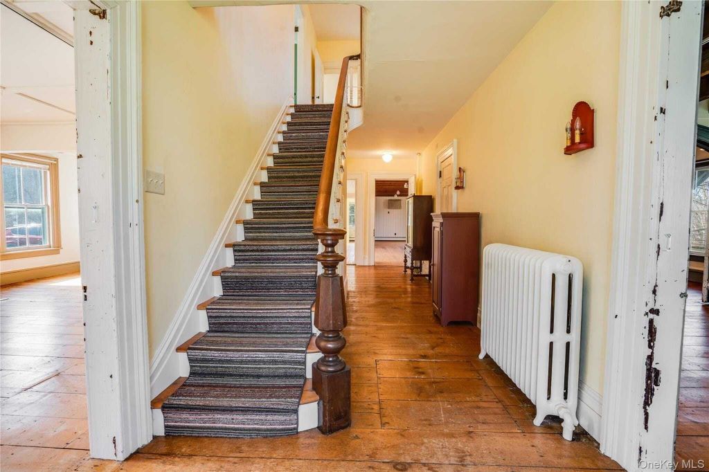 Property photo 1 of 25