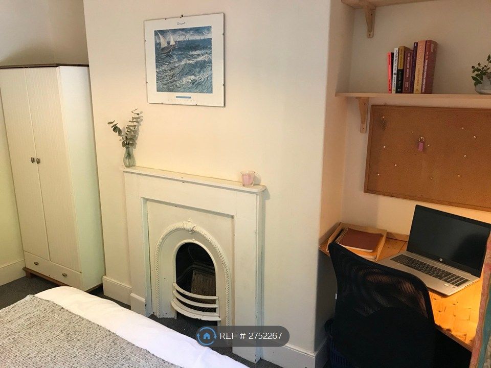 Property photo 3 of 20 Bedroom 1