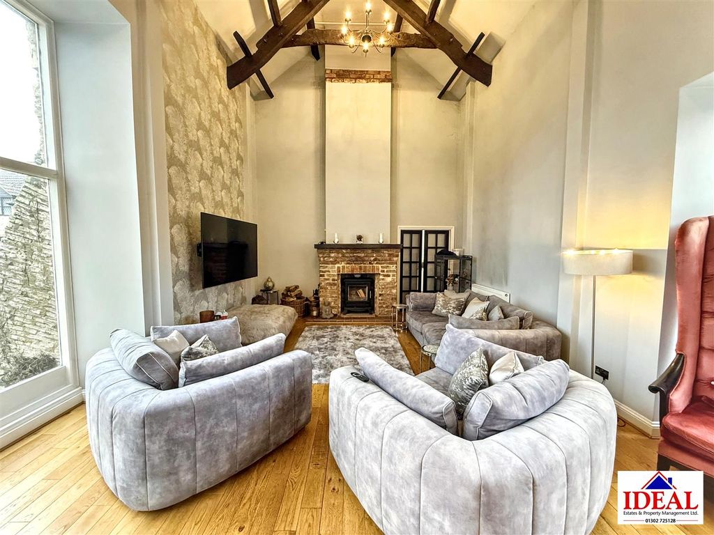 Property photo 2 of 27 Image00049.Jpg