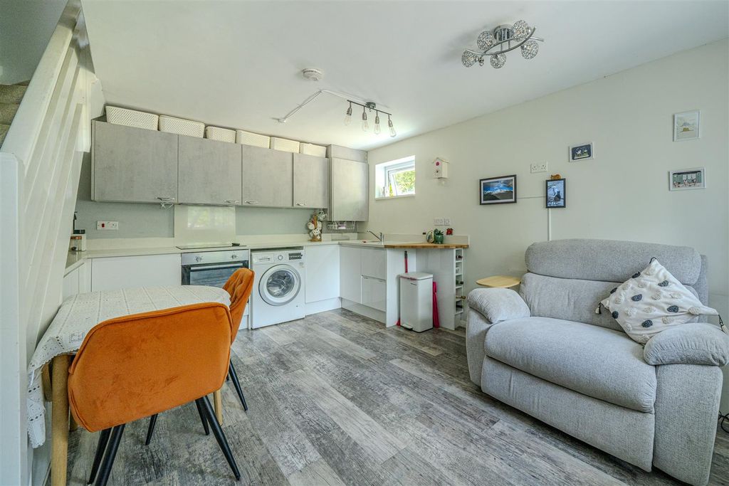 Property photo 2 of 17 Kitchen/Lounge/Dining Room