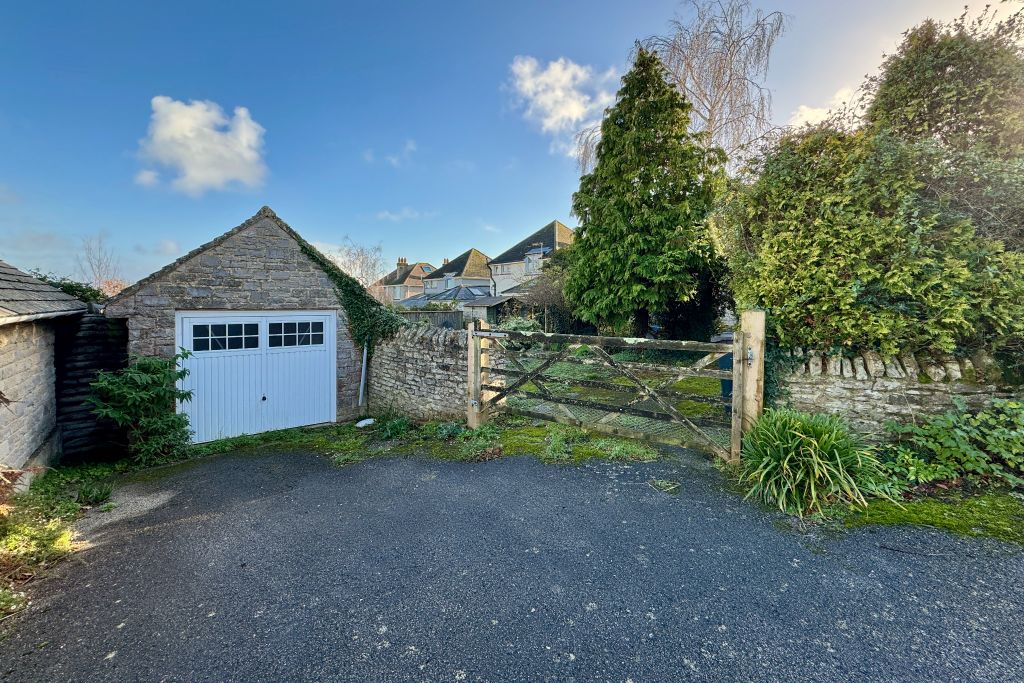 Property photo 2 of 14