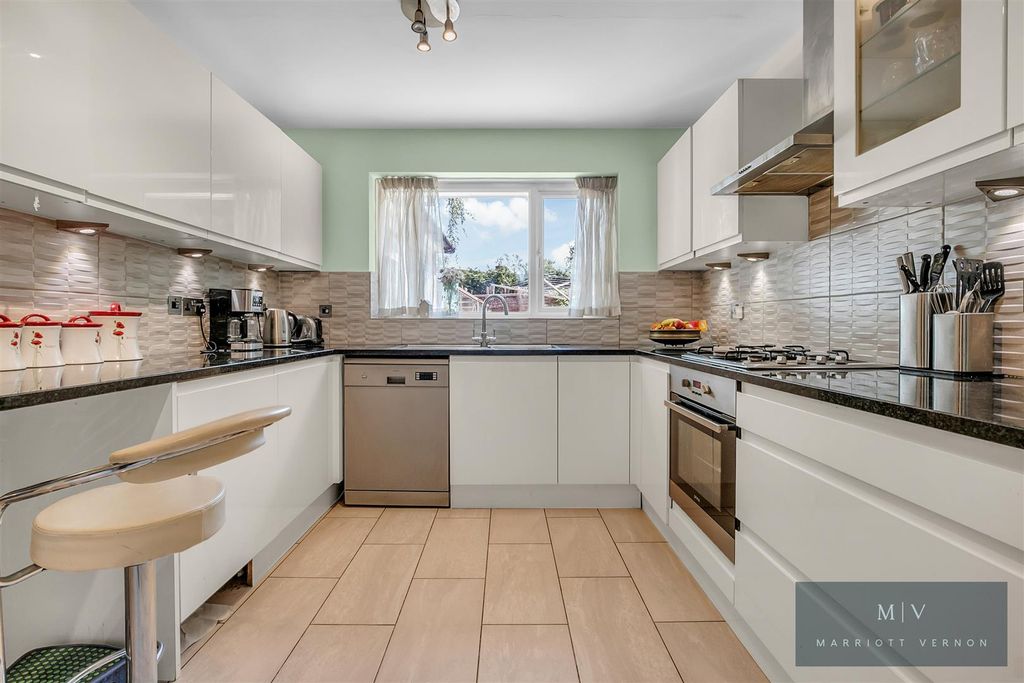 Property photo 3 of 19 Harriet Gardens 4 MV-8.Jpg