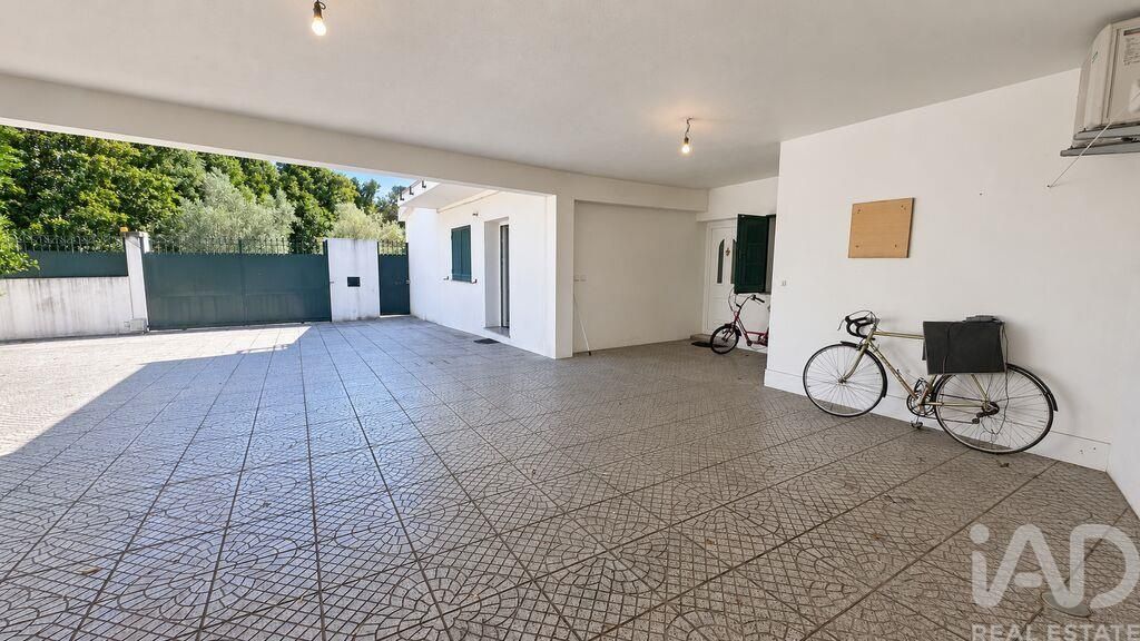 Property photo 3 of 31