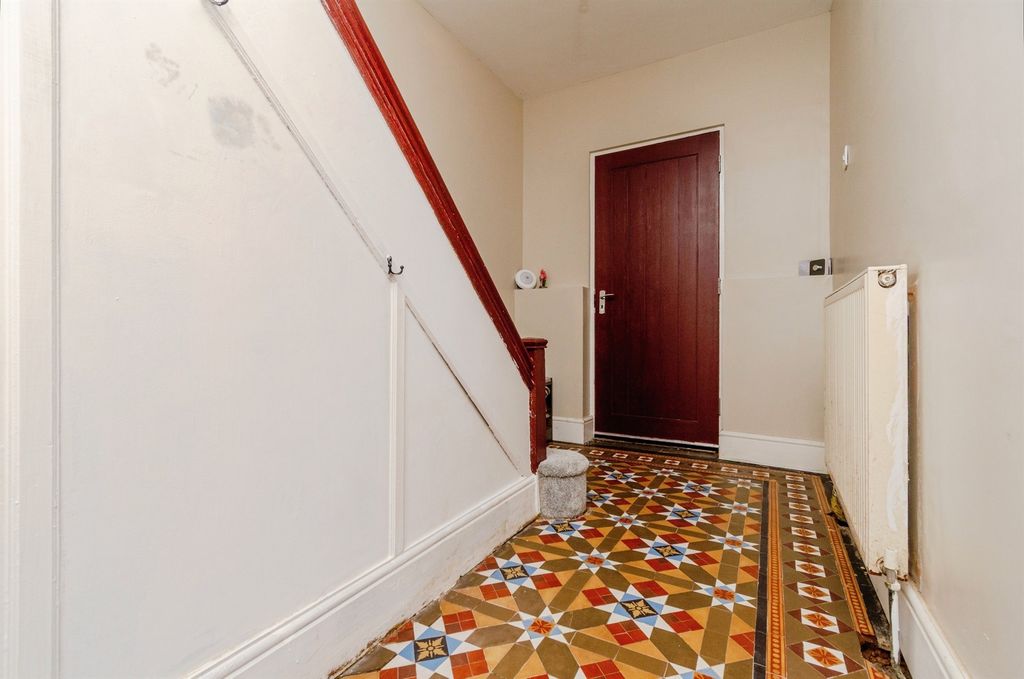 Property photo 2 of 17