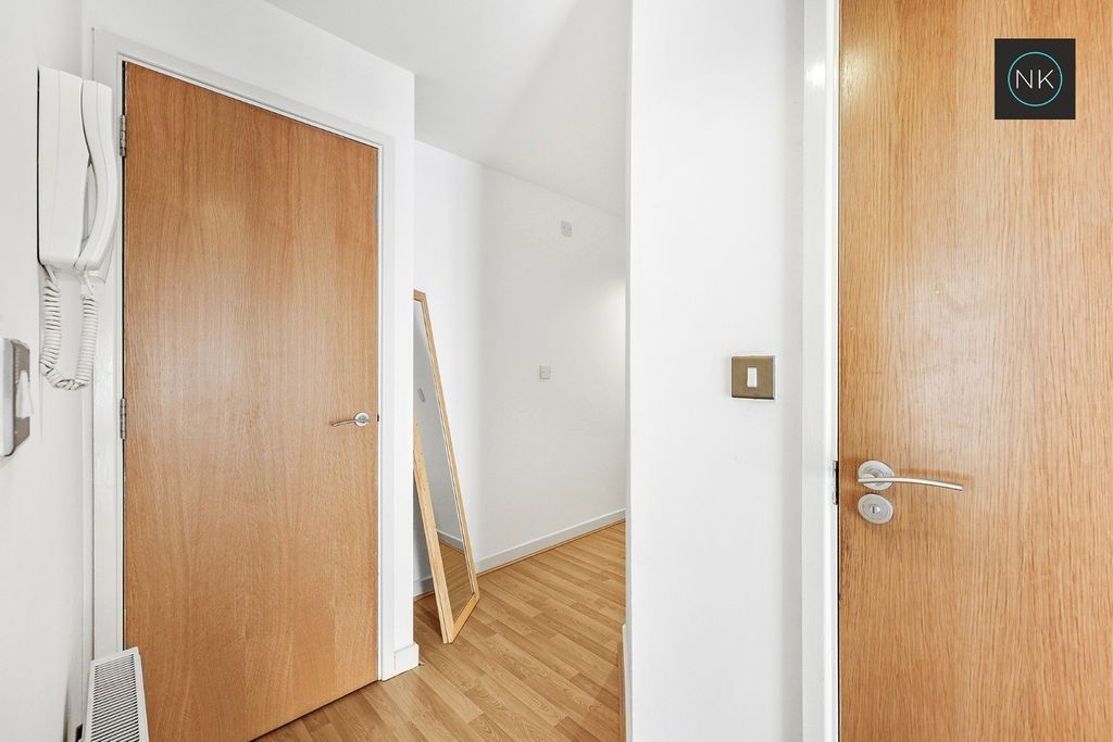Property photo 2 of 16 5248905