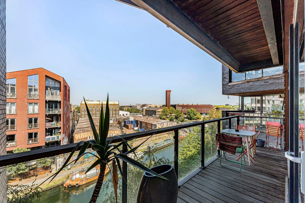 Property photo 2 of 15 Balcony