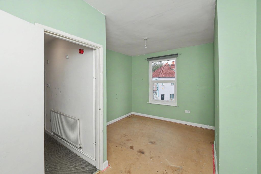 Property photo 3 of 15 52B Roseberry Avenue, St Werburghs, Bristol, Bs2 9Tn