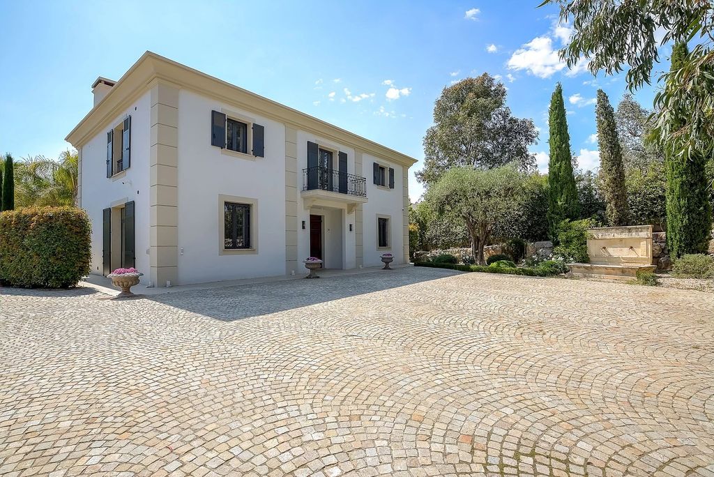 Property photo 3 of 42