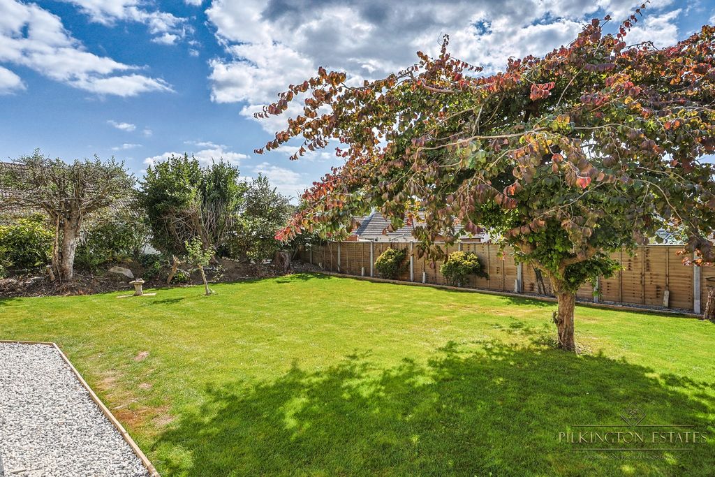 Property photo 3 of 6 4384764