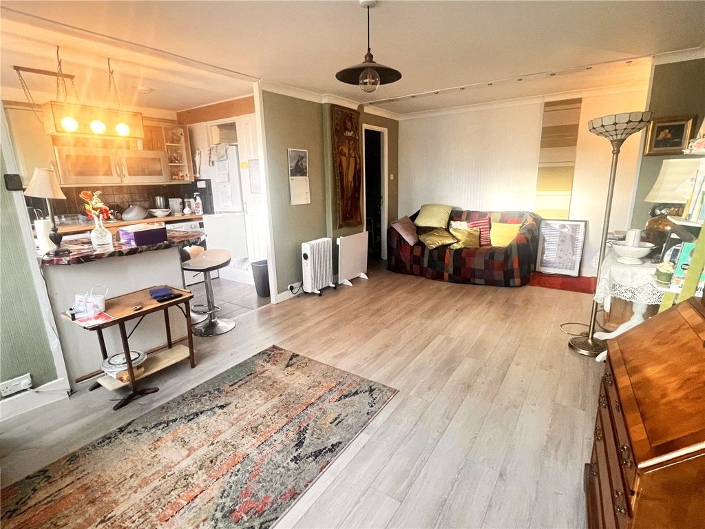 Property photo 2 of 10 Picture No. 30