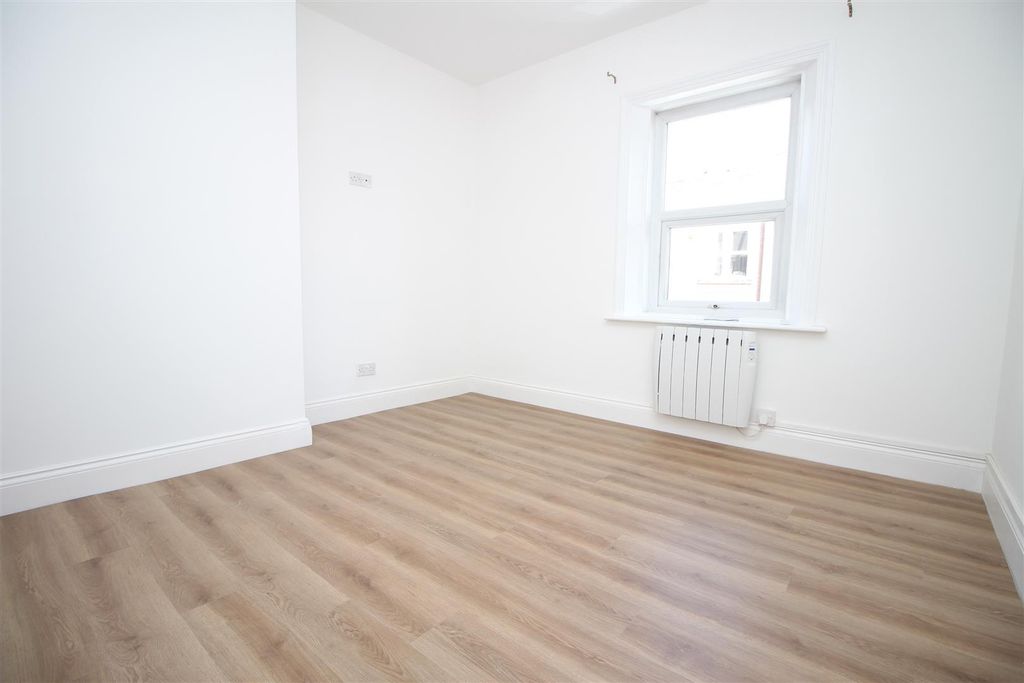 Property photo 2 of 7 Img_9931.Jpg