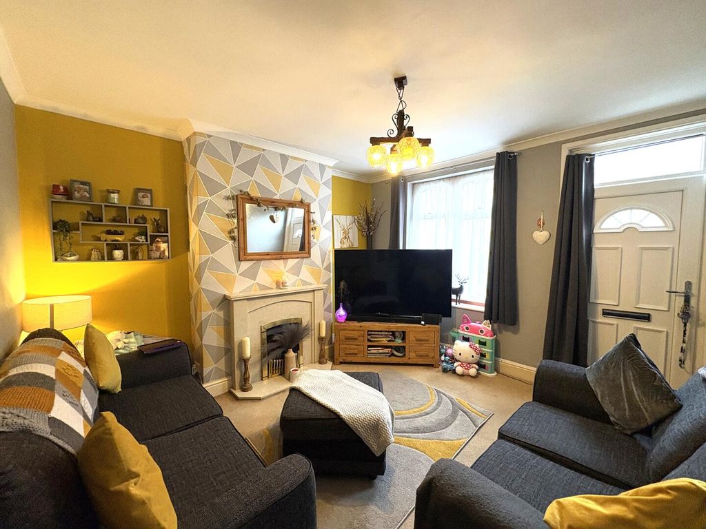 Property photo 3 of 9 Living Room