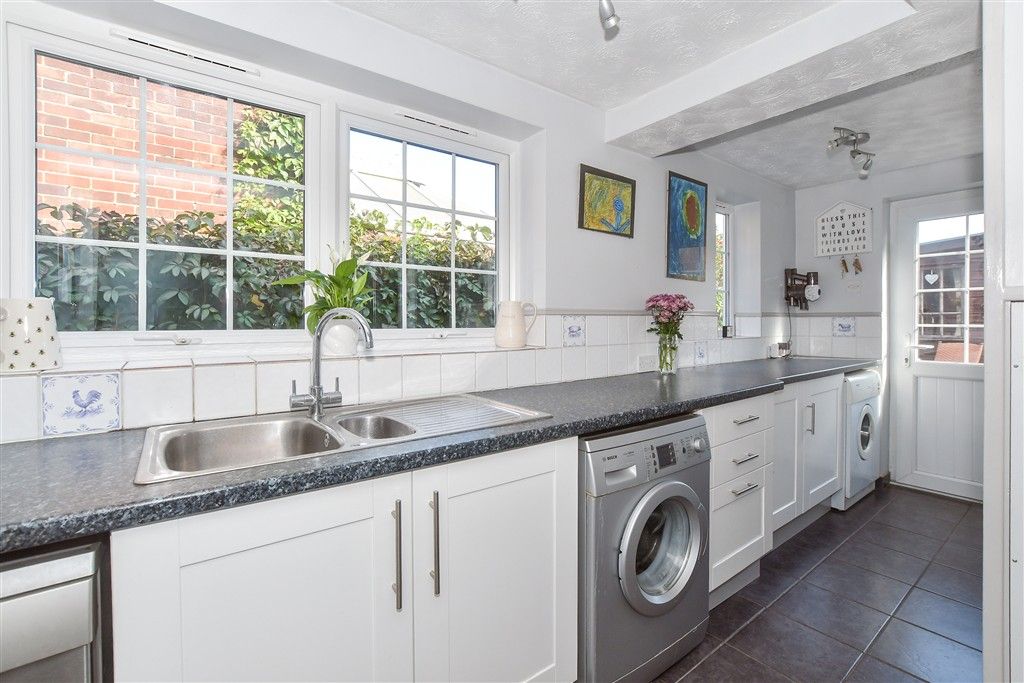 Property photo 3 of 18 Kitchen