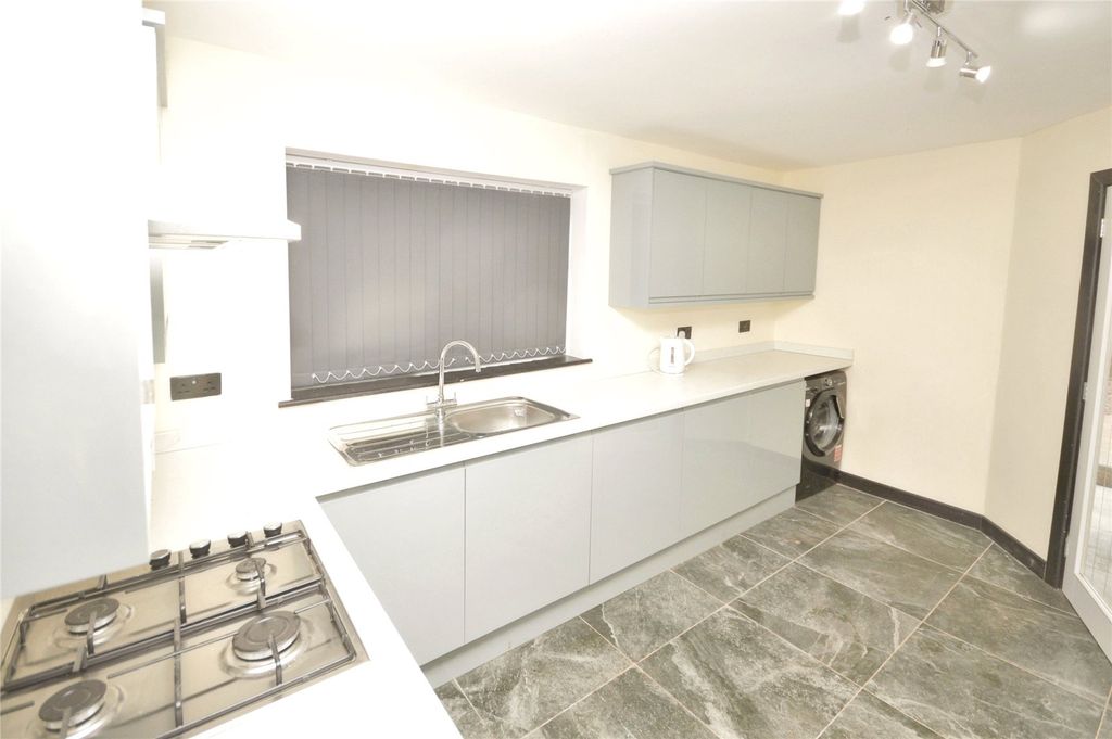 Property photo 3 of 13 Kitchen