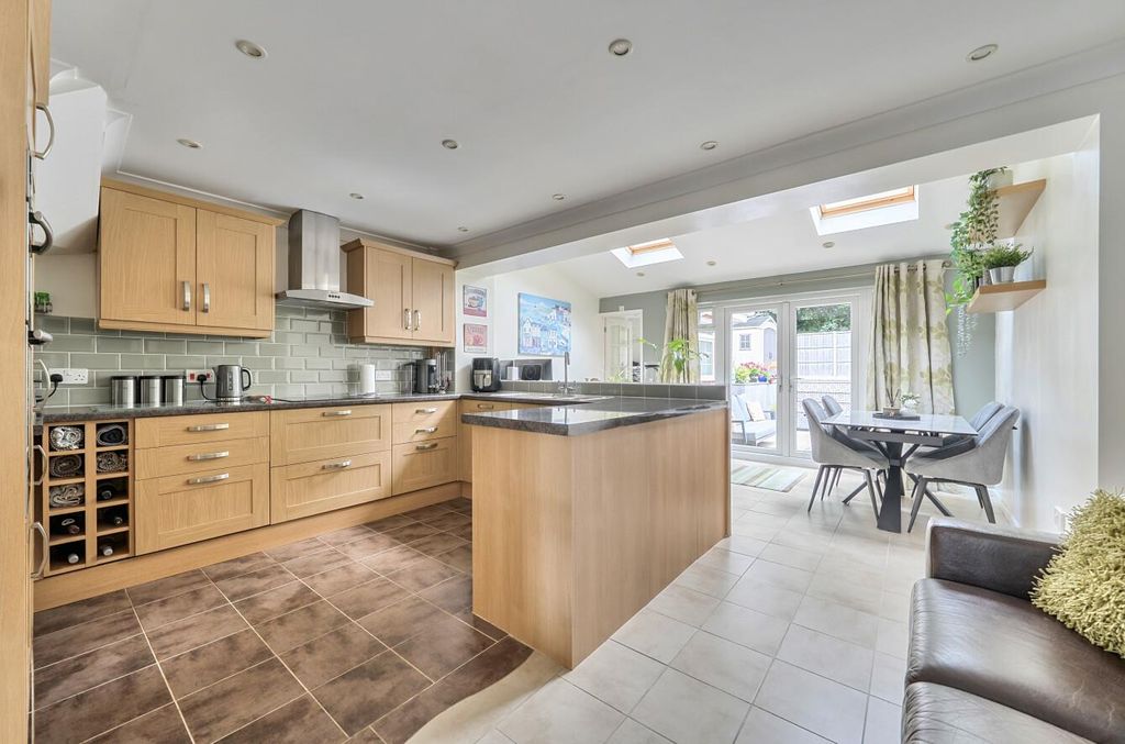 Property photo 3 of 19 Kelburn Close 42 (17).Jpg