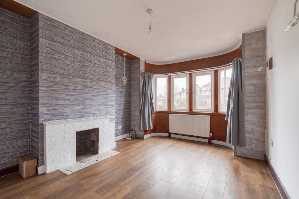 Property photo 2 of 17 Picture No. 40