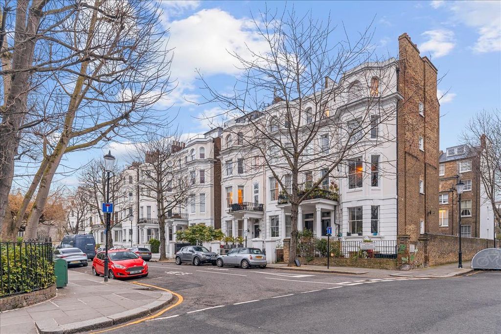 Property photo 3 of 7 Front (Exterior)