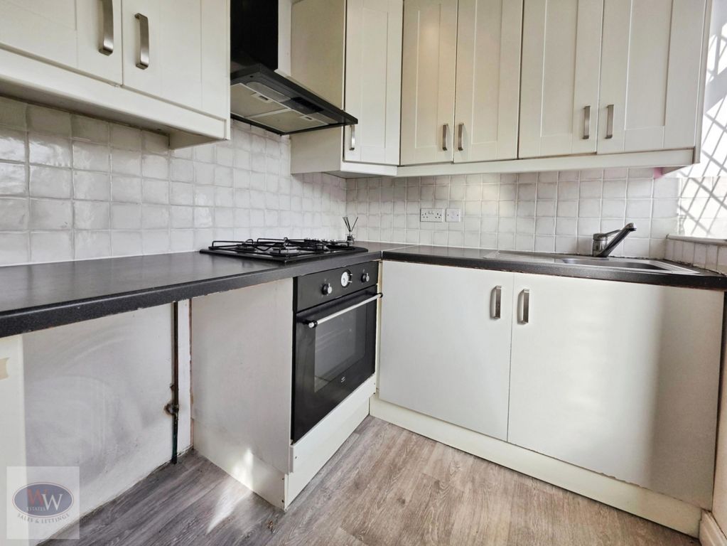 Property photo 2 of 15 Kitchen