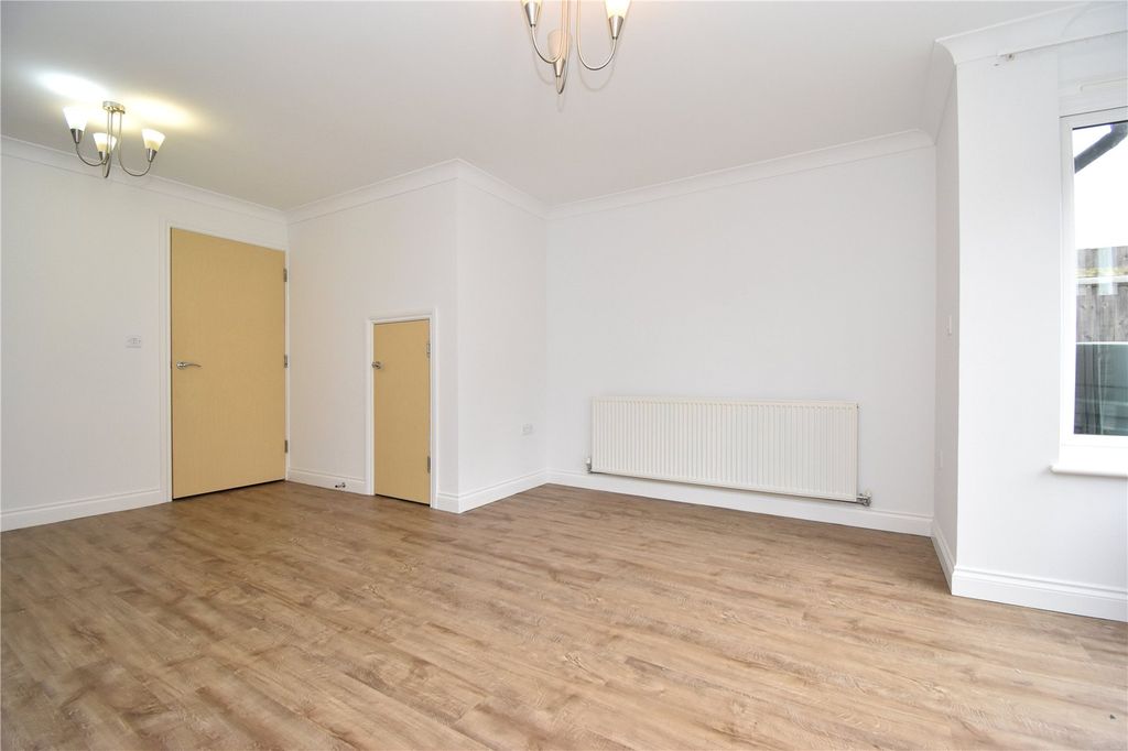 Property photo 3 of 15 Picture No. 27