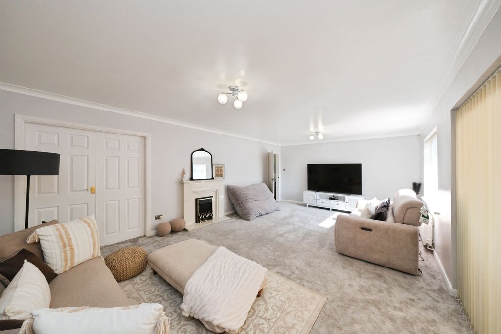 Property photo 3 of 19 Img_7863