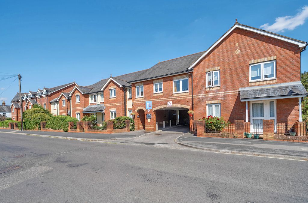 Property photo 1 of 15 1512999-1-1A038c6...