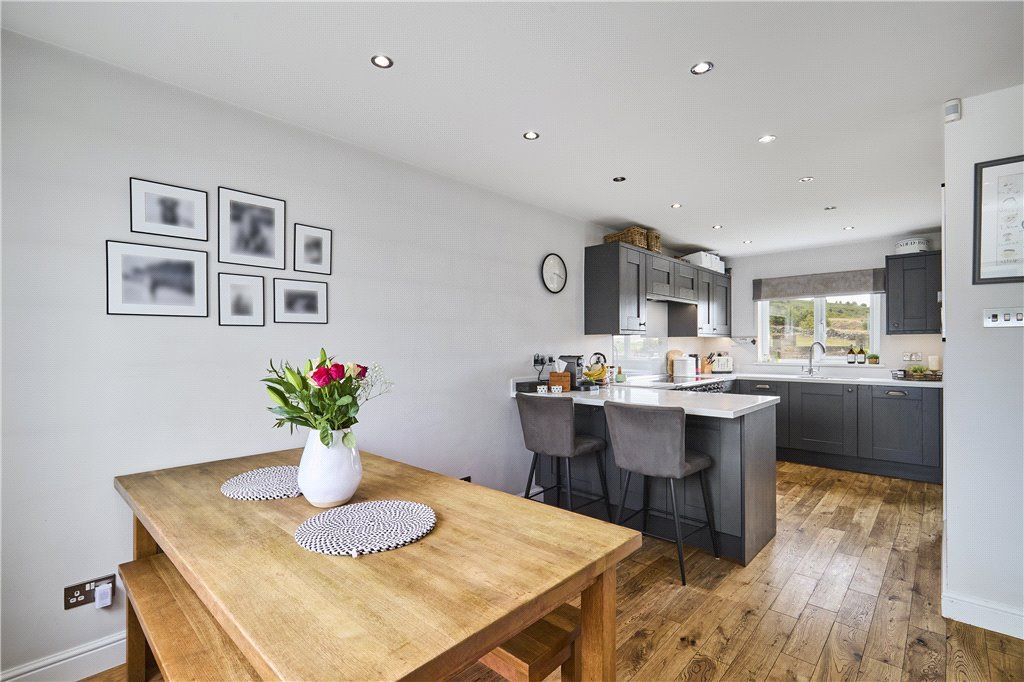Property photo 3 of 27 Dining Kitchen
