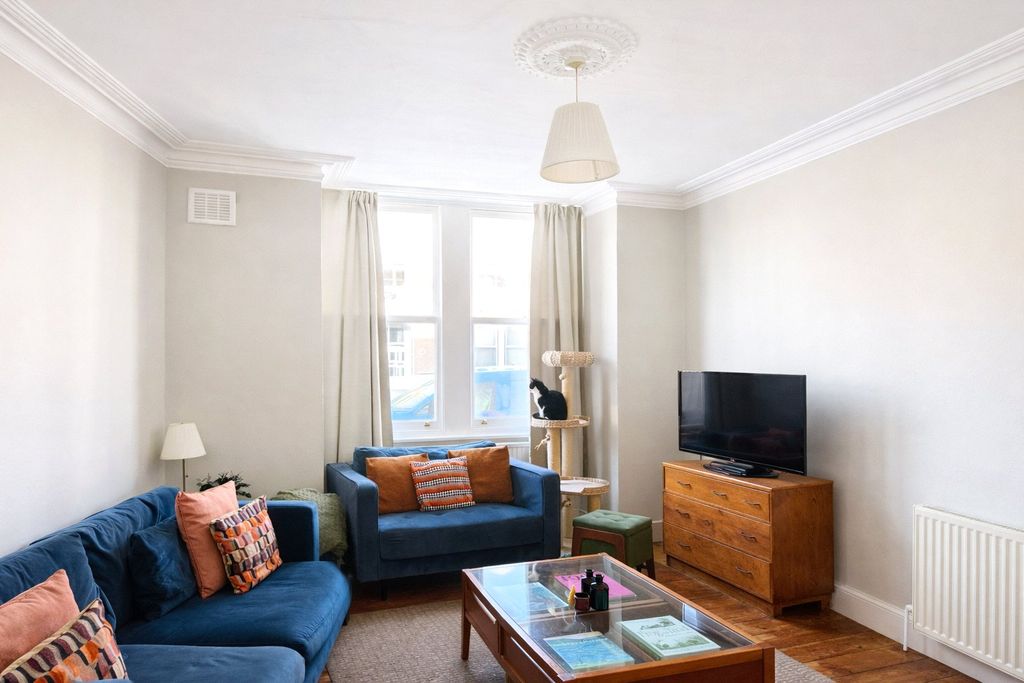 Property photo 3 of 16 Picture 3